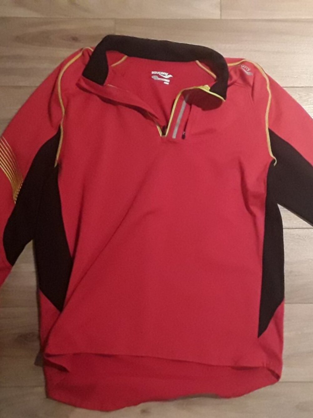 Saucony 1/4 Zip Running Jacket Pullover, Large - Bright red, reflectors